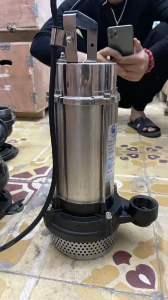 Bơm tõm inox hay gang tốt hơn? So sánh chi tiết
