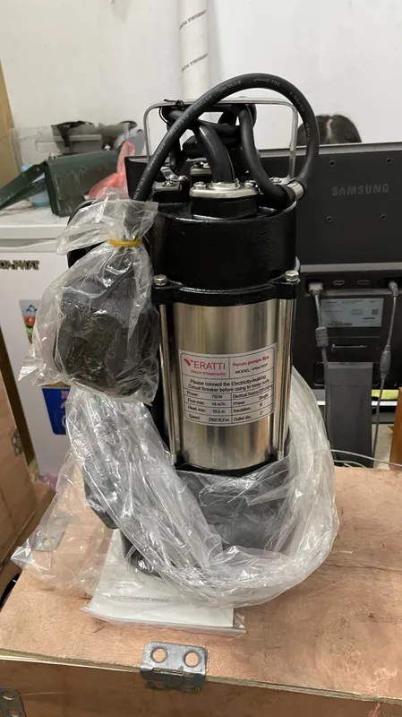 bơm tõm inox hay gang