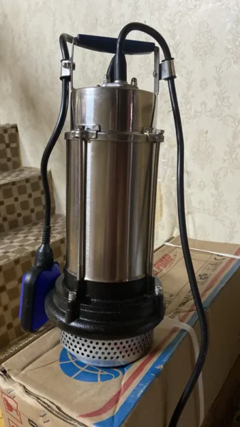 Bơm tõm cho nhà vệ sinh công cộng chọn loại nào
